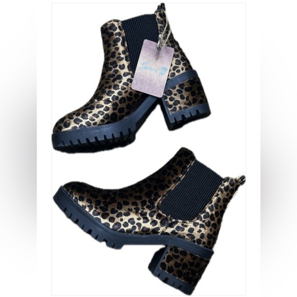 Melissa McCarthy Seven7 Brown and Black Ankle Boots Size 7 NWOB